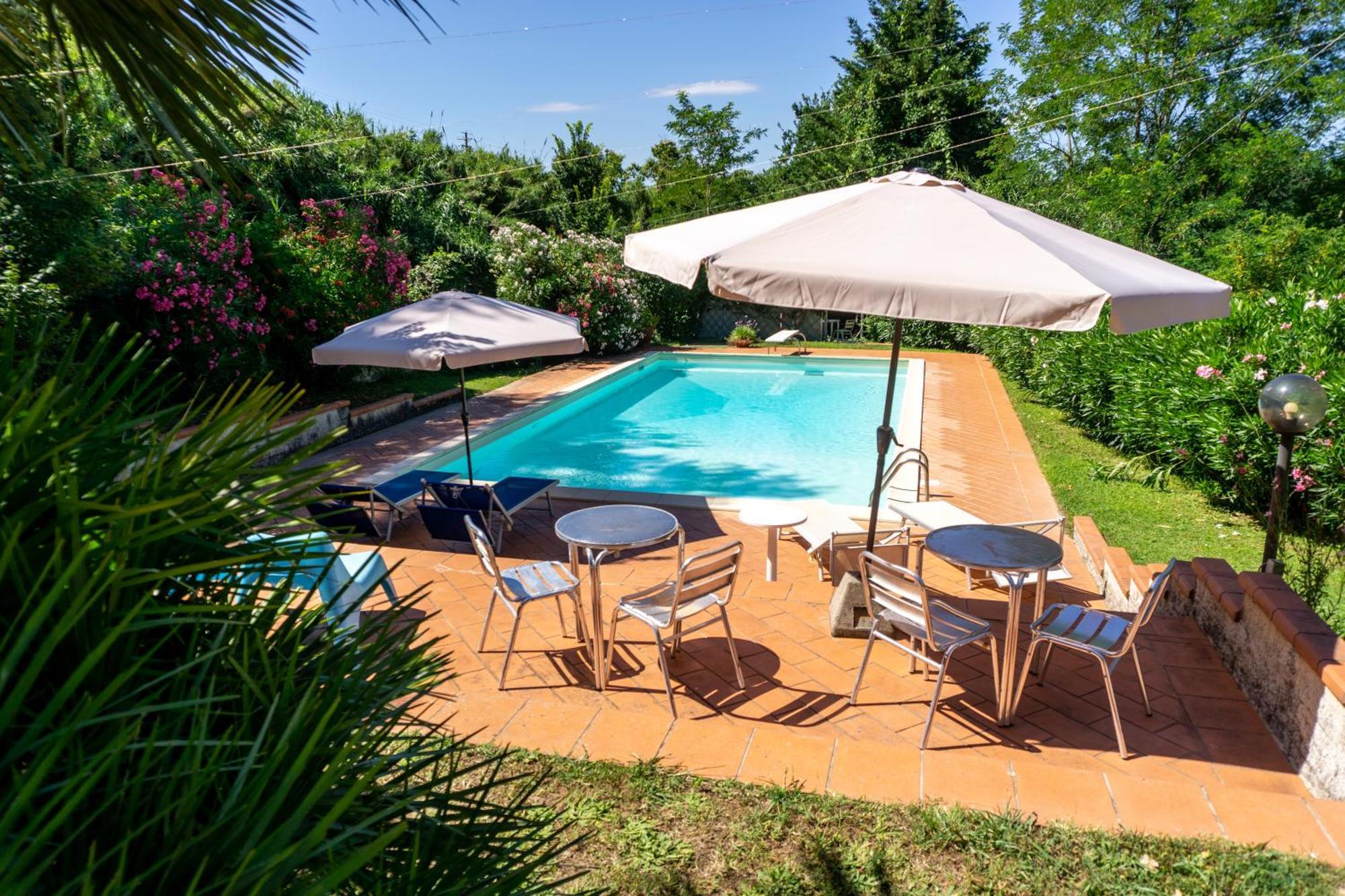 Villa Nerone B&B Lorenzana Exterior photo